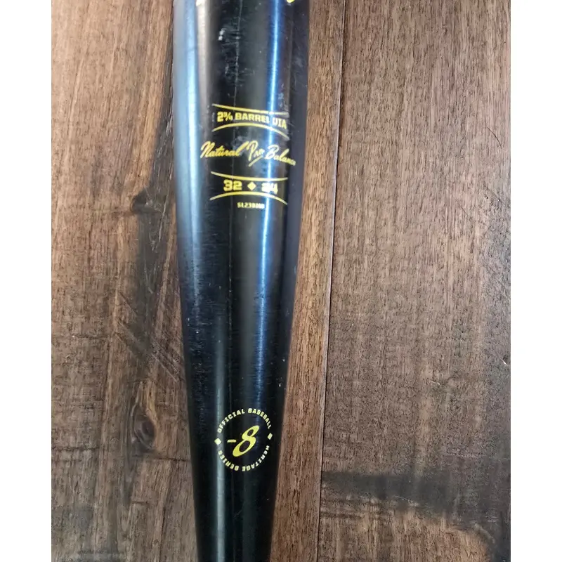 2023 Easton Black Magic USSSA Certified Bat (-8) Alloy 24 oz 32" (Used)