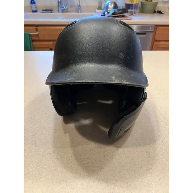 Used 7 1/8 - 7 3/4 Easton Gametime Batting Helmet w/ Righty Chin Guard