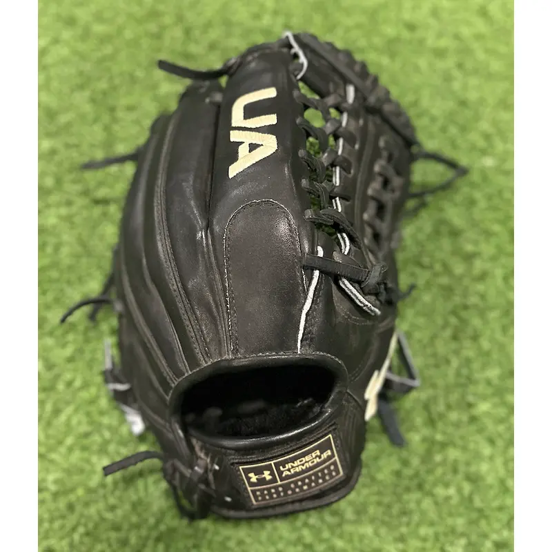 New Under Armour Right Hand Throw Pitcher's Flawless Baseball Glove 11.75"