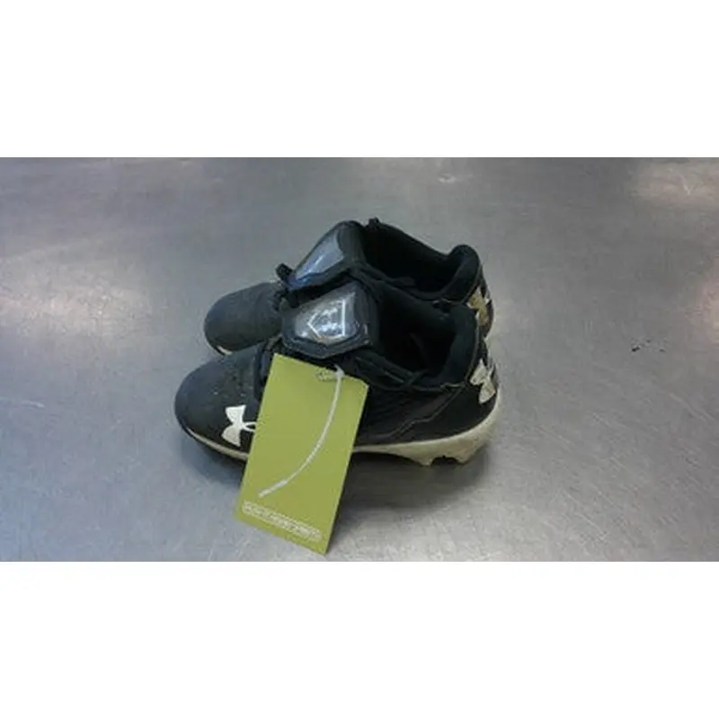 Used Under Armour BASEBALL BB/SB Cleats Black Youth 11.0 11339-S000193469
