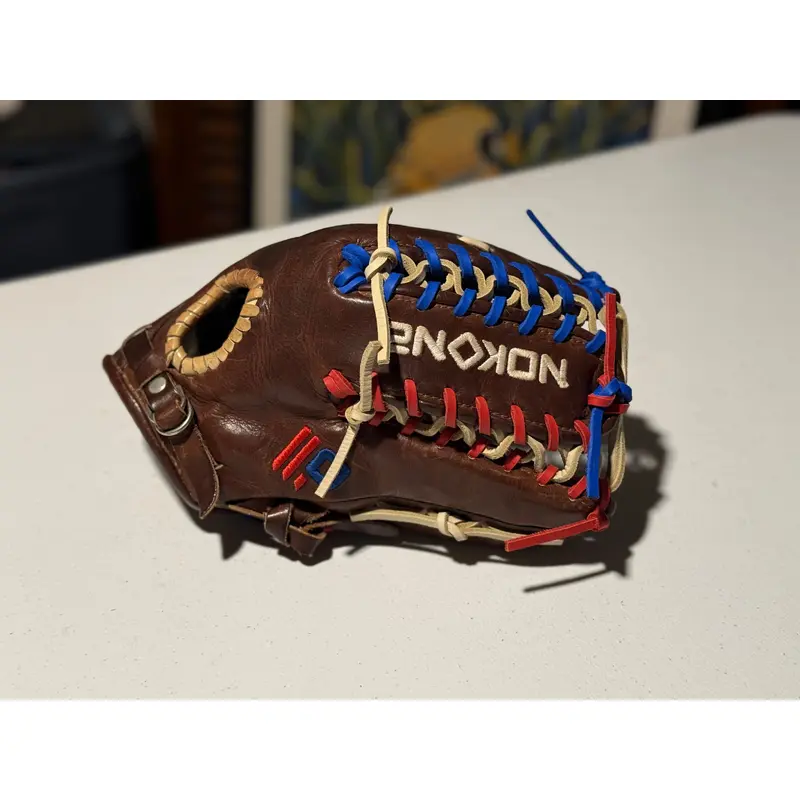 Nokona RH Outfield Alpha Baseball Glove 12.25" (Used)