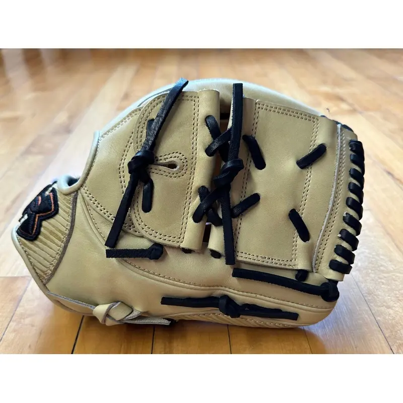 Under Armour 11.5" Pro Stock Glove RHT with Original Glove Box