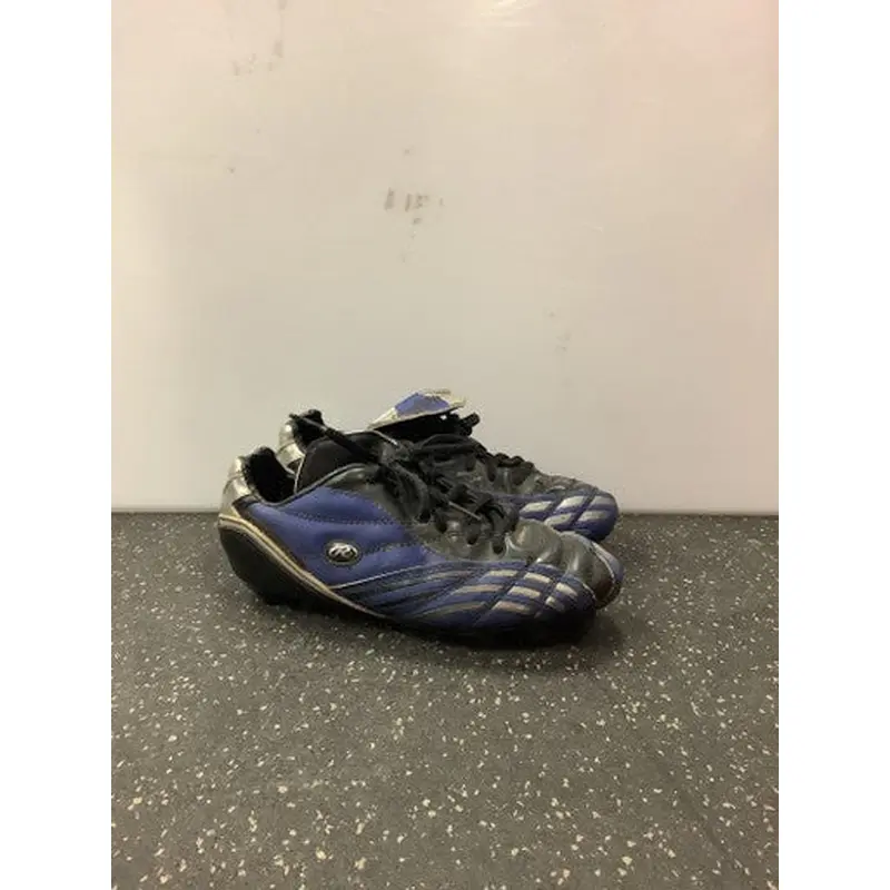 Used Rawlings Lbreii Junior 02 Baseball And Softball Cleats