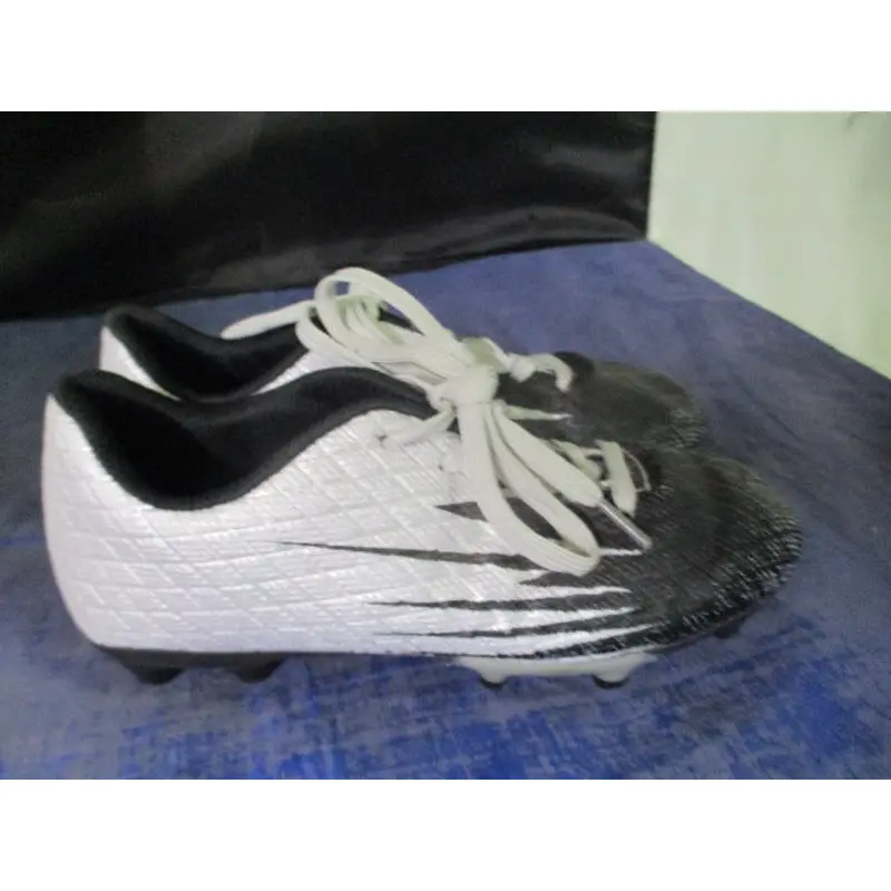 Used Black/Silver Soccer Cleats Kids Size 1