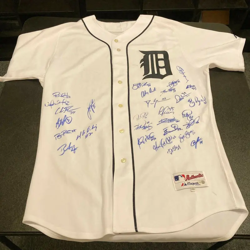 2011 Detroit Tigers Team Signed Jersey Justin Verlander Miguel Cabrera MLB Holo