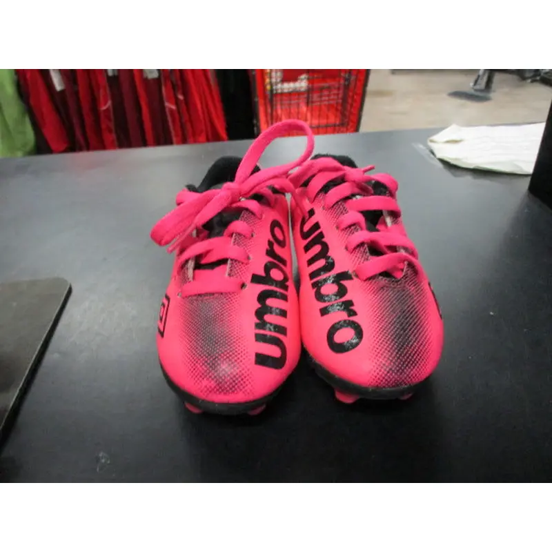 Used Umbro Size 8K Soccer Cleats