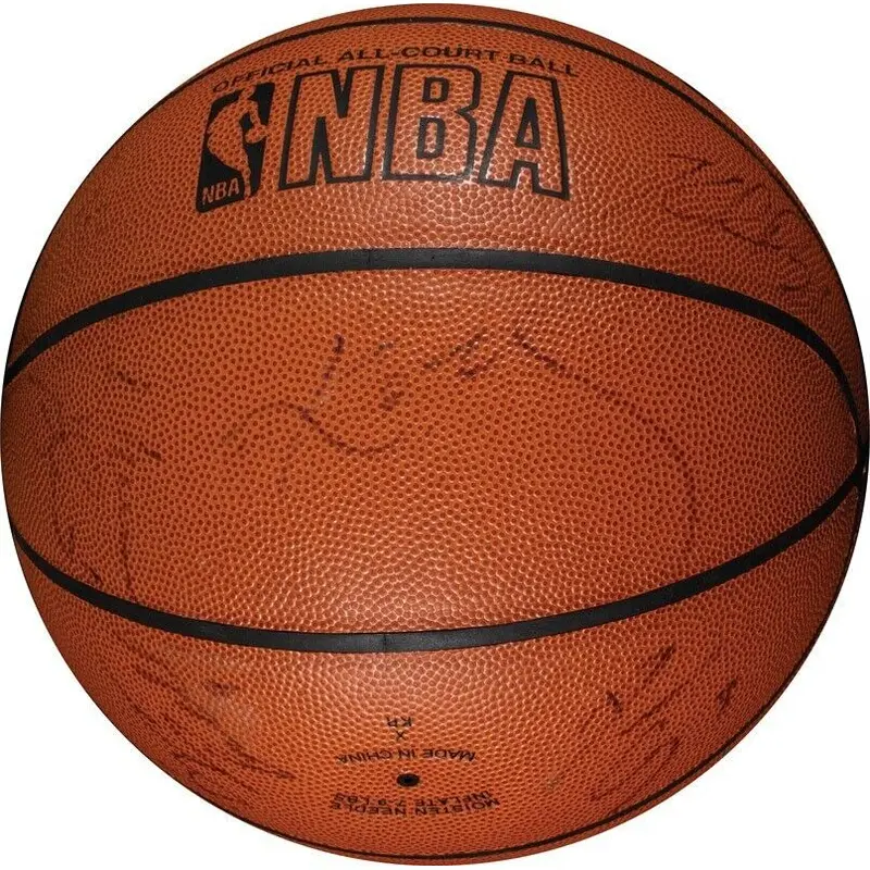 Kobe Bryant 2003-04 Los Angeles Lakers Team Signed NBA Basketball PSA DNA COA