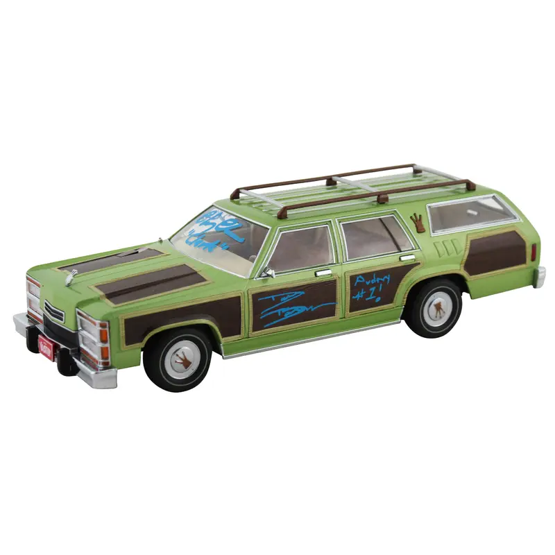 Vacation (4) Chase, D'Angelo, Hall & Barron Signed  Family Truckster BAS Wit 5