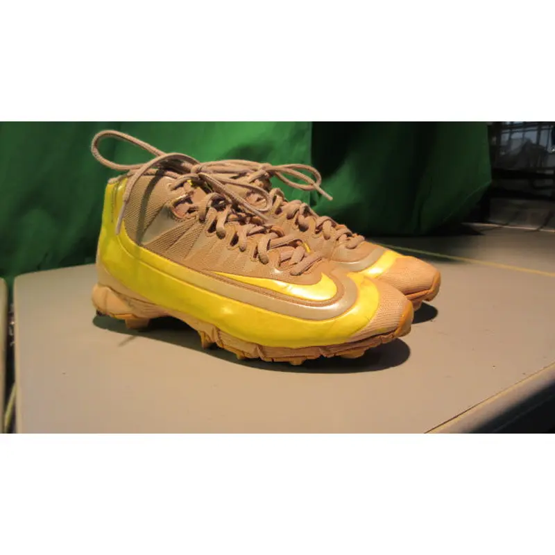 Used Nike Youth Huarache 4Y Football Cleats