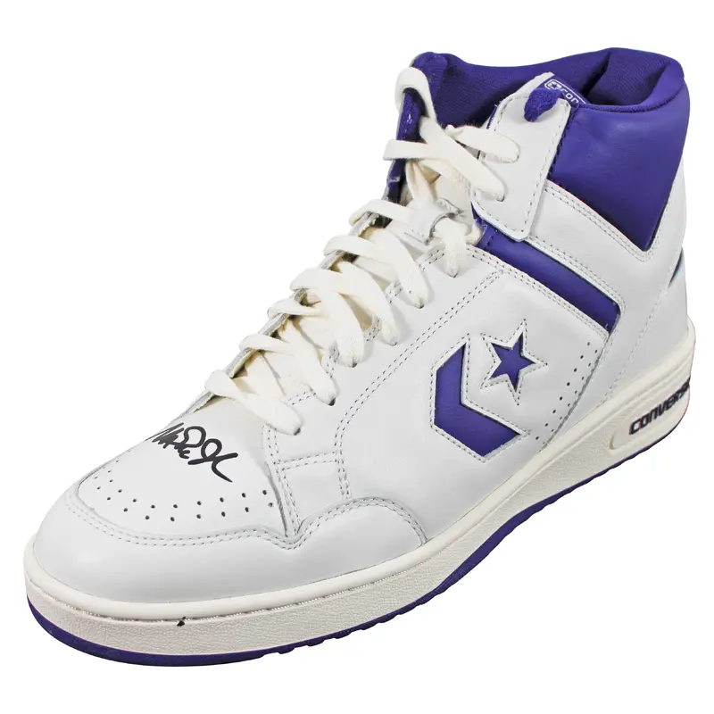 Lakers Magic Johnson Signed Left Purple & White Converse Weapon Shoe BAS Wit 2