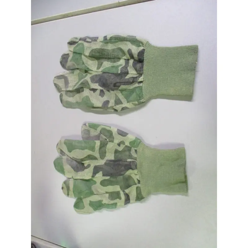 Used Sheer Camo Hunting Gloves