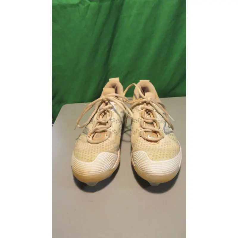 Used New Balance Cleats Size 5