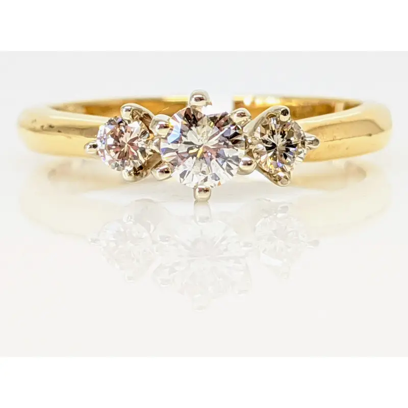 14K .33 CARAT TOTAL WEIGHT I1 K DIAMOND ROUND (3) TRINITY ESTATE RING 2.6 GRAMS