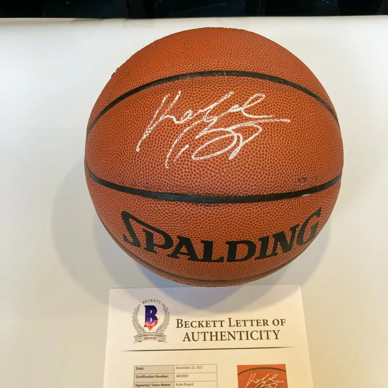 Beautiful Kobe Bryant Signed Spalding NBA Basketball Mint Auto Beckett COA