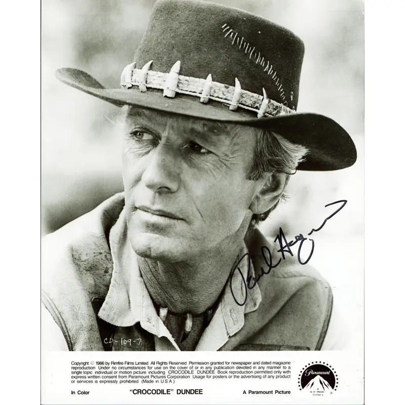 Paul Hogan Crocodile Dundee Signed 8x10 Black & White Photo JSA #AR36694