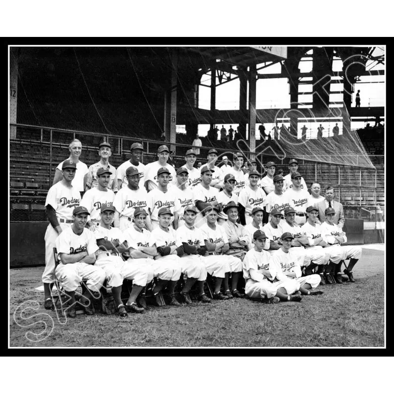 1947 Brooklyn Dodgers 8X10 Photo - Robinson Reese Snider - 2132