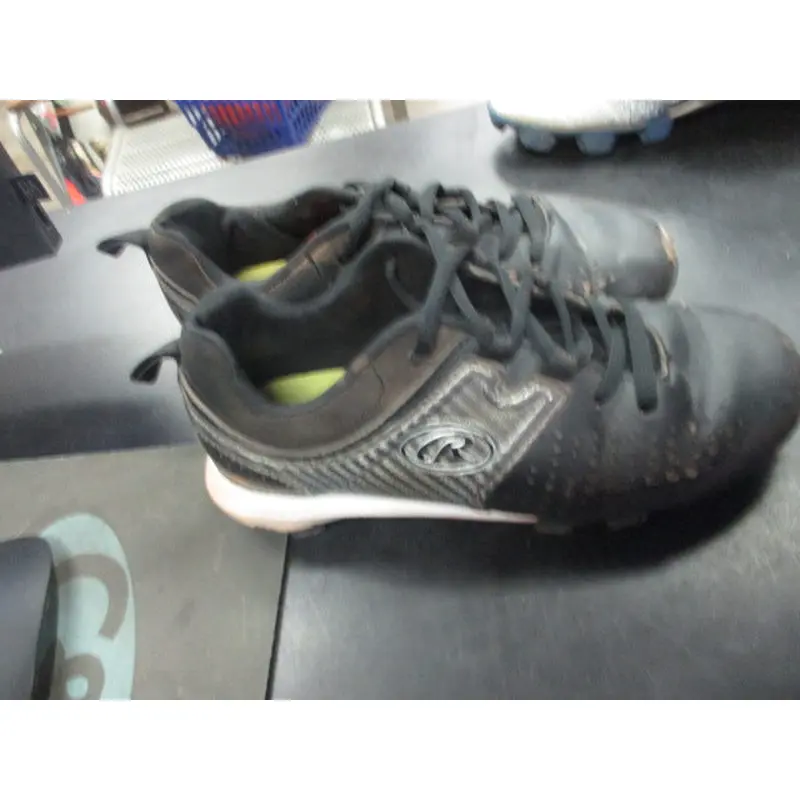 Used Rawlings Size 3 Cleats