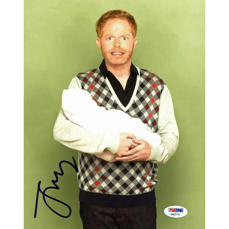 Jesse Tyler Ferguson Modern Family Authentic Signed 8X10 Photo PSA/DNA #AA83714