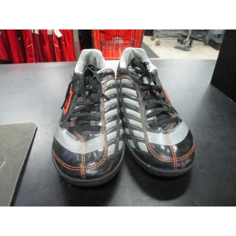 Used Umbro Dynamis Size 5 Indoor Soccer Cleats