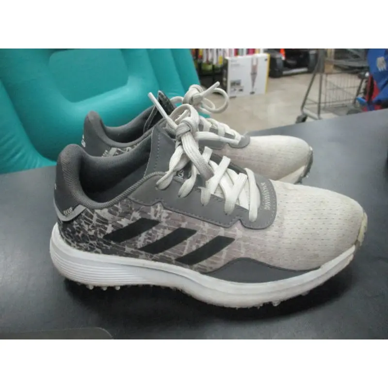 Used Adidas Turf Shoes Size 2.5
