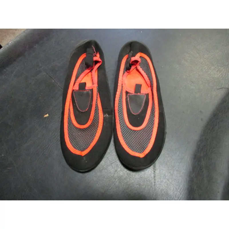 Used M 7-8 Water Shoes