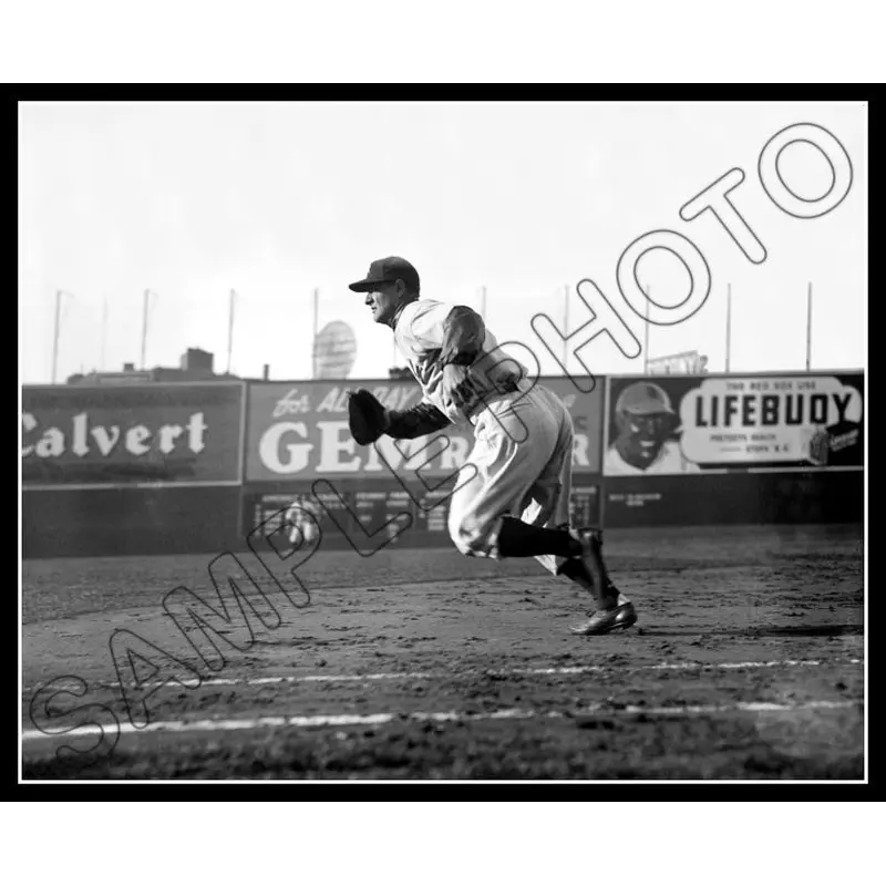 Lou Gehrig 8X10 Photo - 1937 New York Yankees - 343