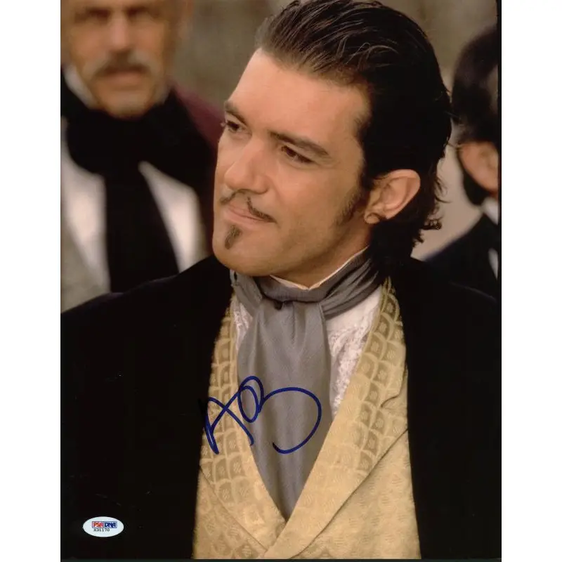 Antonio Banderas Signed Authentic 11X14 Photo Autographed PSA/DNA #X31170