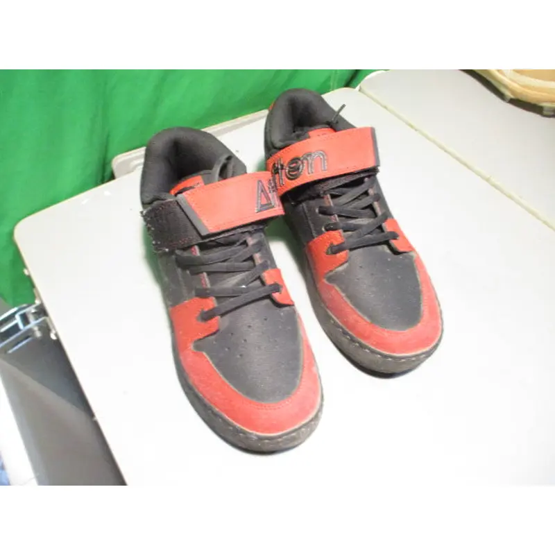 Used Afton Mountain Bike Shoes Size 8