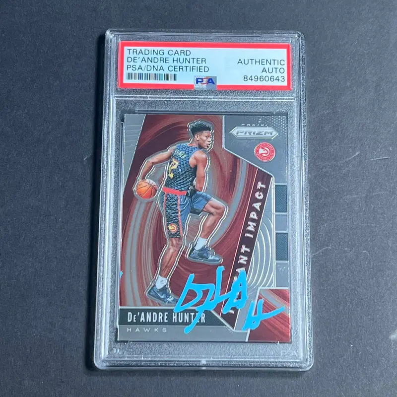 2019-20 Panini Prizm #4 De'Andre Hunter Signed Card AUTO PSA/DNA Slabbed Hawks