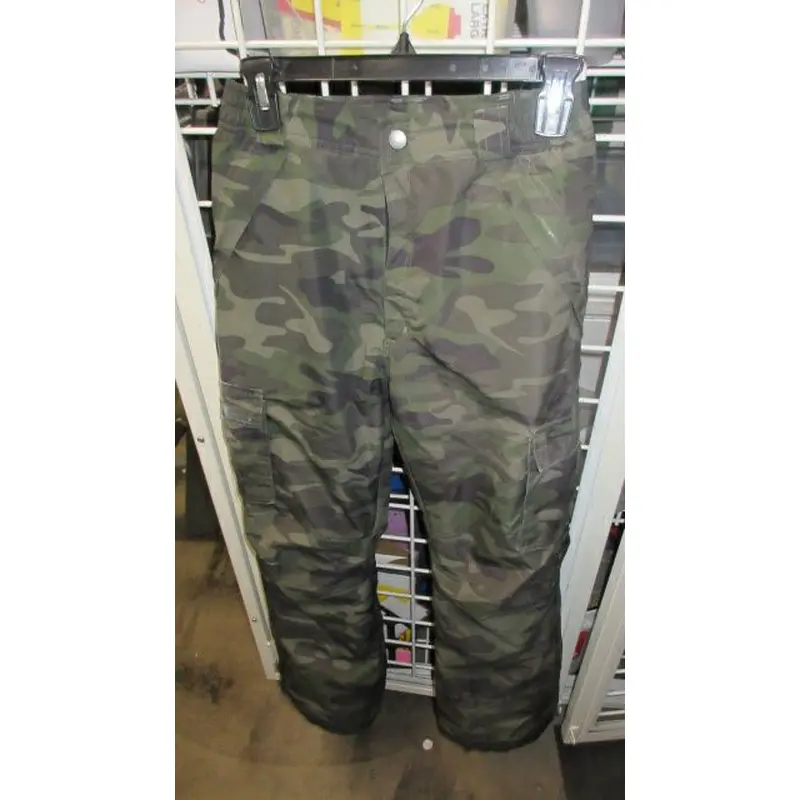 Used Sportcaster Camo Snow Pants Youth Size Large (16/18) - small wear